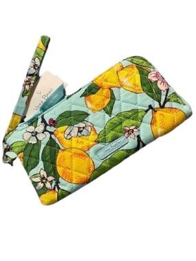 Vera Bradley Lemon Grove Wristlet